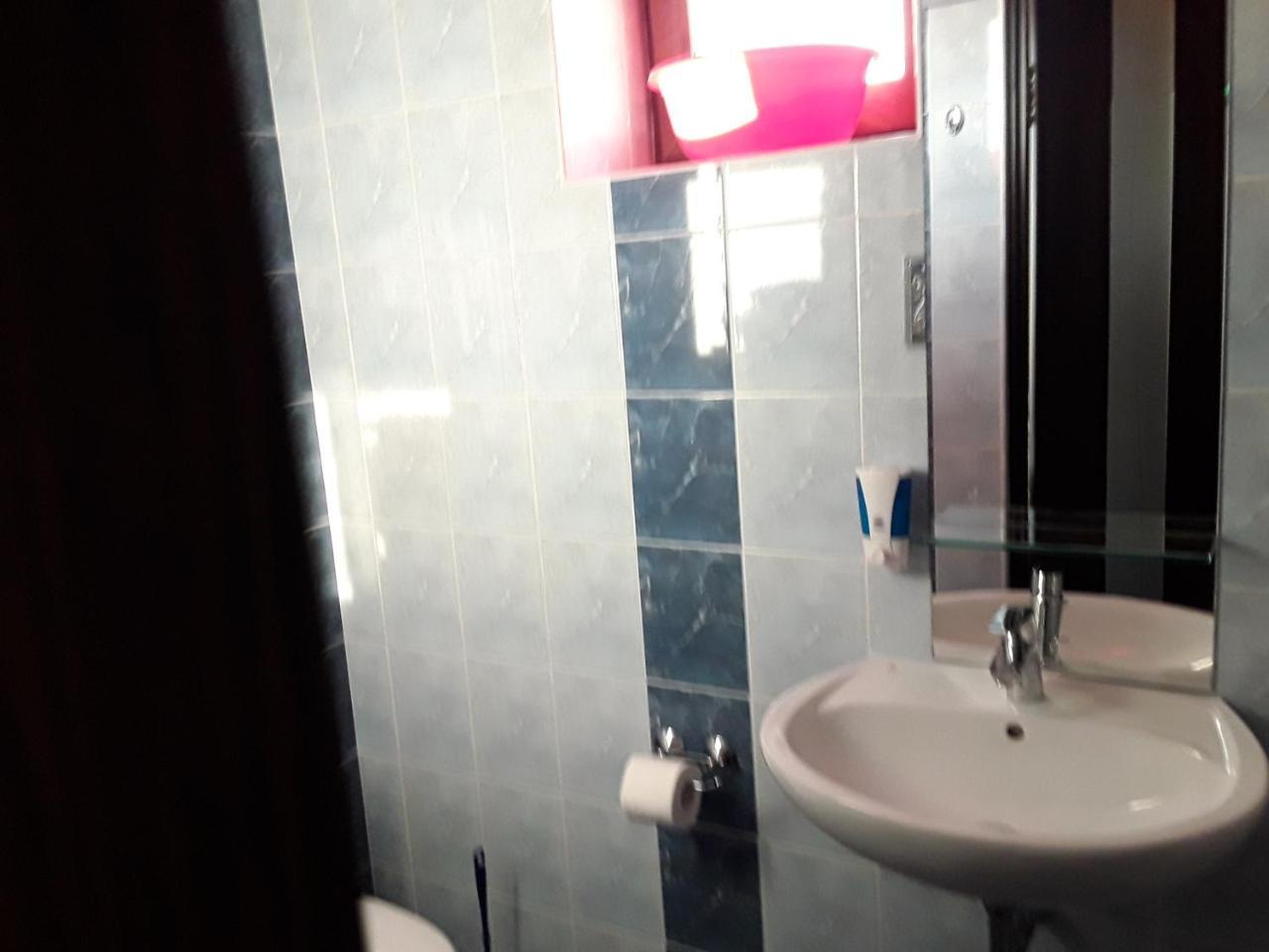 Inn Na Bugaze Karolino-Buhaz Exteriör bild